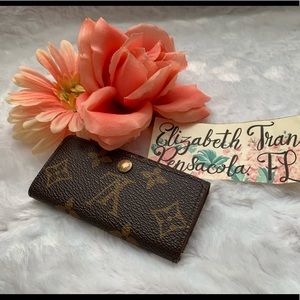 AUTH. Louis Vuitton Monogram 4 key holder